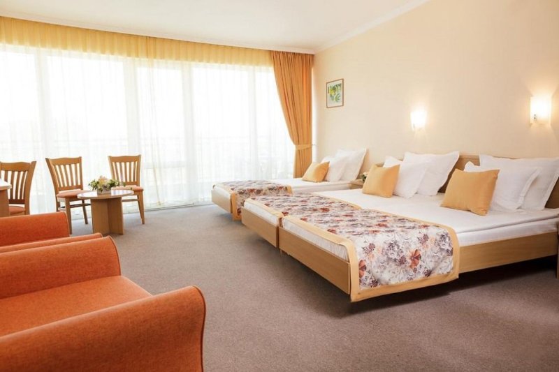 Napospart utazás Hotel Wela