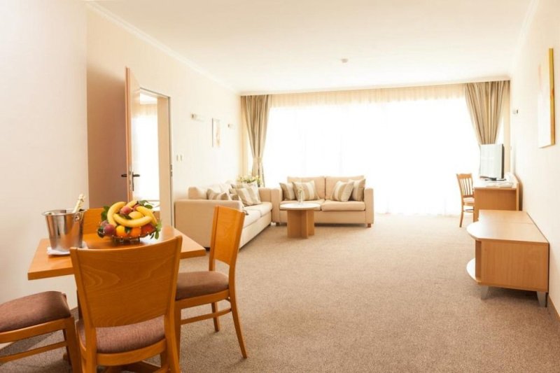 Napospart utazás Hotel Wela