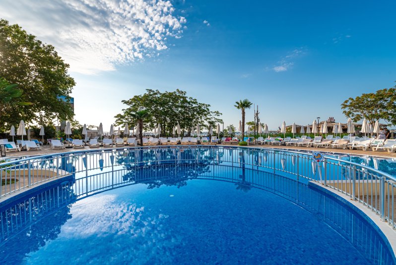 Napospart utazás Hotel Zenith