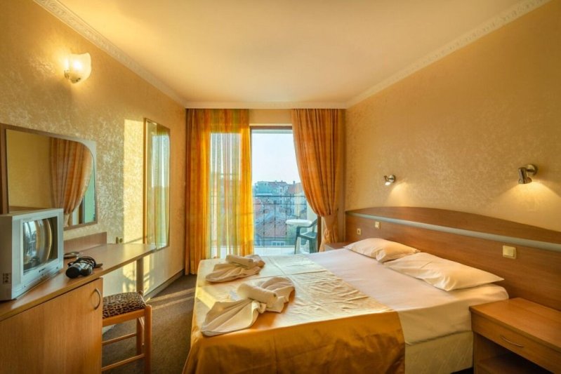 Pomorie utazás Hotel Zeus