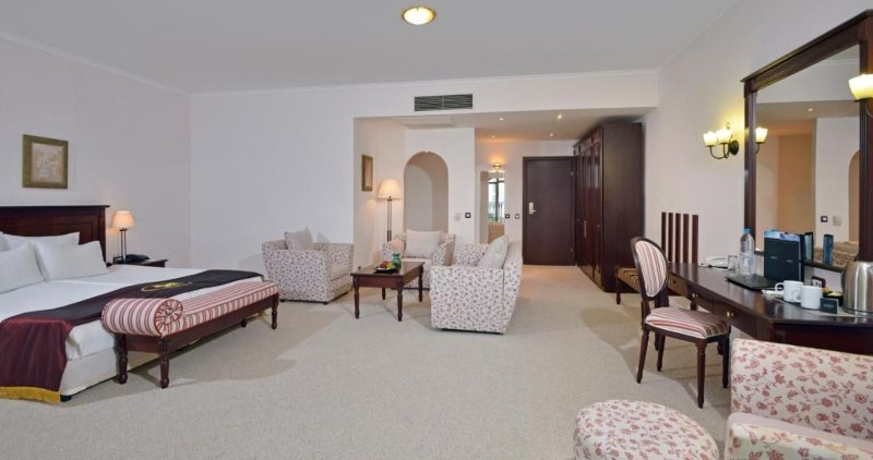 Aranyhomok utazás Melia Grand Hermitage