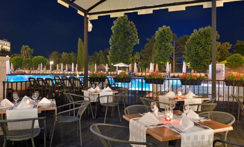 Aranyhomok utazás Melia Grand Hermitage