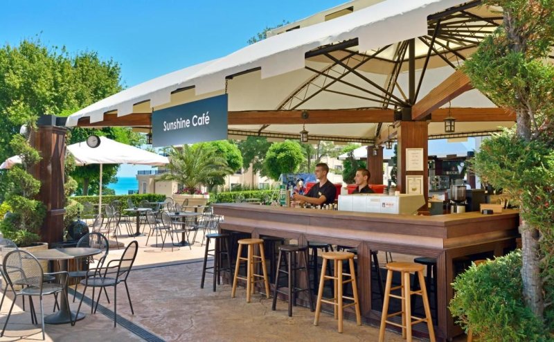 Aranyhomok utazás Melia Grand Hermitage