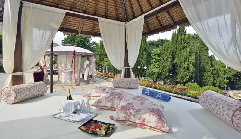 Aranyhomok utazás Melia Grand Hermitage