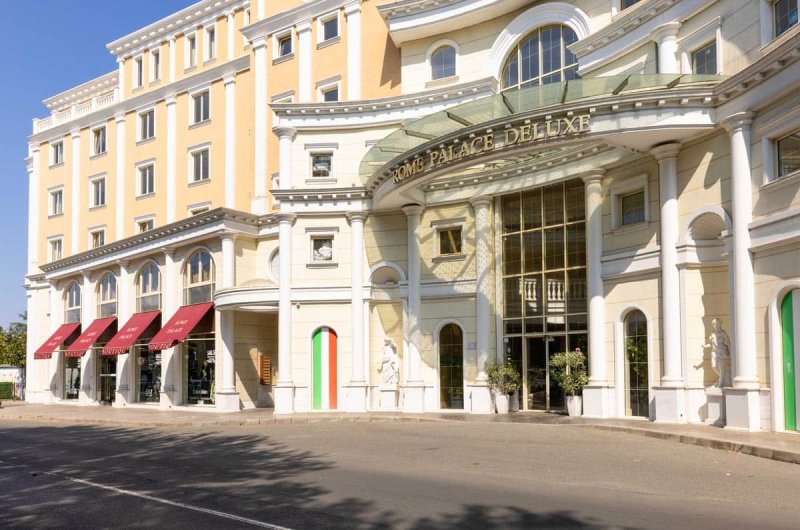 Napospart utazás Rome Palace Deluxe