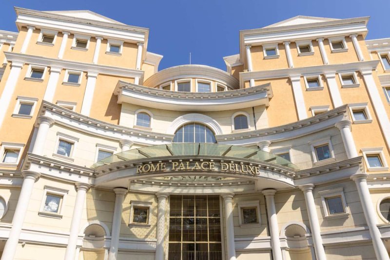 Napospart utazás Rome Palace Deluxe