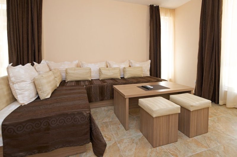 Neszebar utazás Topalovi - Cherno More Vendégház