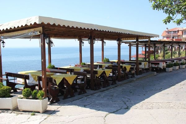 Neszebar utazás Topalovi - Cherno More Vendégház