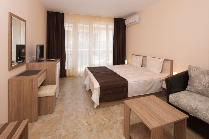 Neszebar utazás Topalovi - Cherno More Vendégház