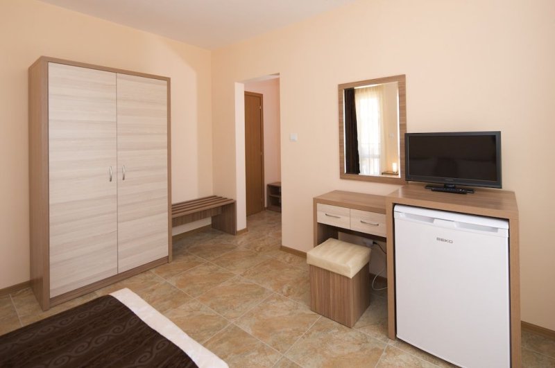 Neszebar utazás Topalovi - Cherno More Vendégház