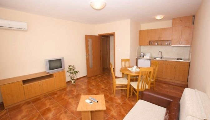 Neszebar utazás Topalovi Family Hotel - West