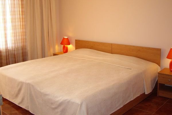 Neszebar utazás Topalovi Family Hotel - West