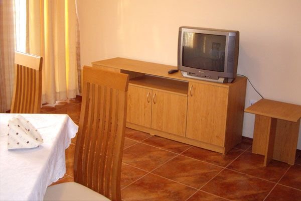 Neszebar utazás Topalovi Family Hotel - West