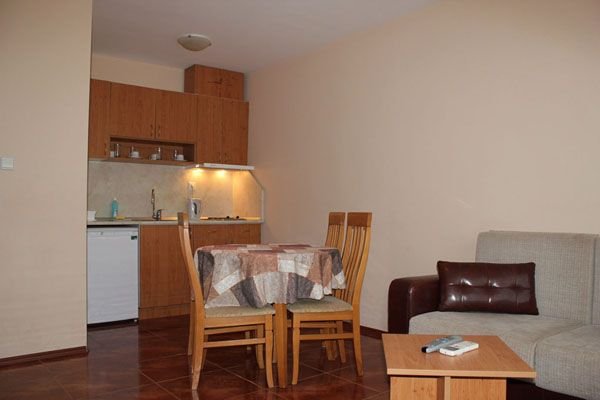 Neszebar utazás Topalovi Family Hotel - West