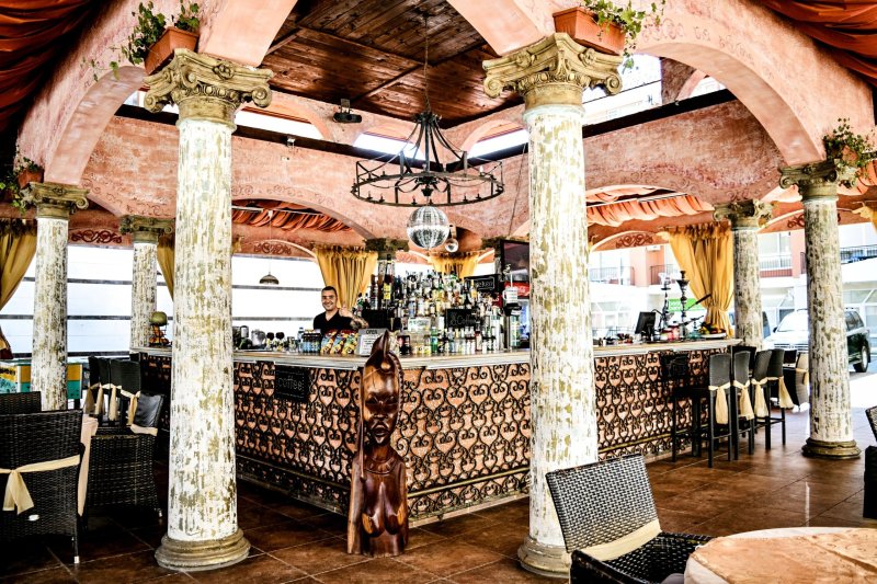 Napospart utazás Hotel Karolina