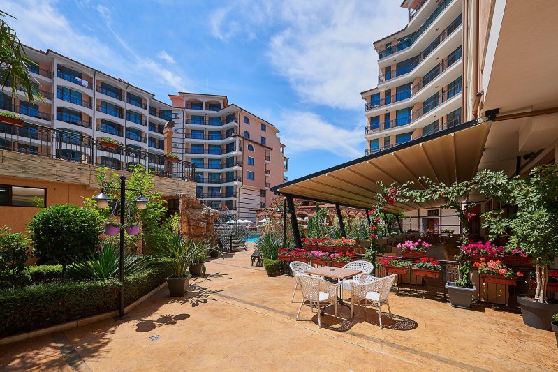 Napospart utazás Hotel Karolina