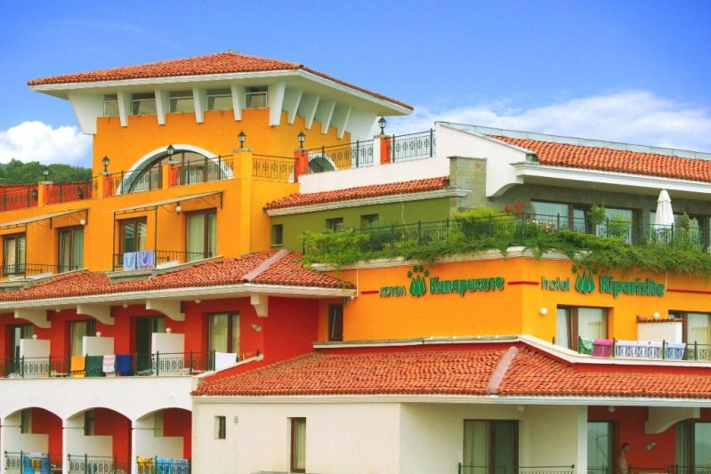 Napospart utazás Hotel Kiparisite