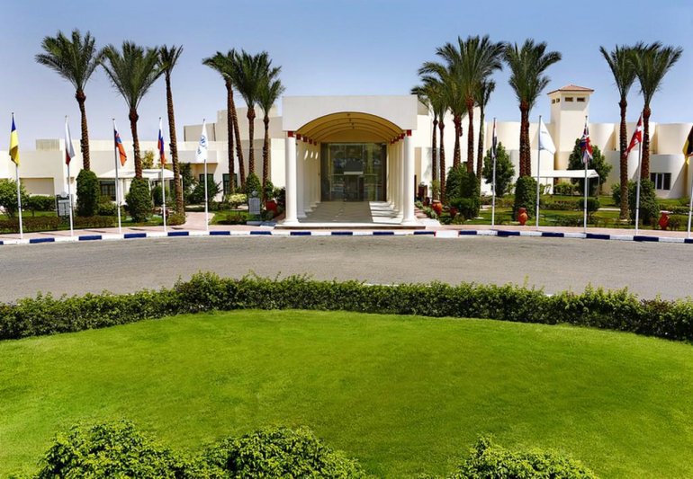 Hurghada utazás Long Beach Resort Hurghada (ex. Hilton)