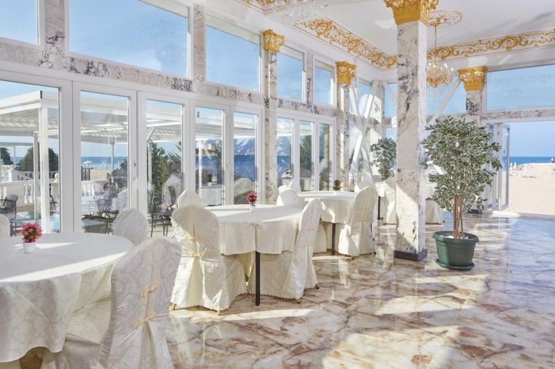 Szveti Vlasz utazás Amore Beach Hotel