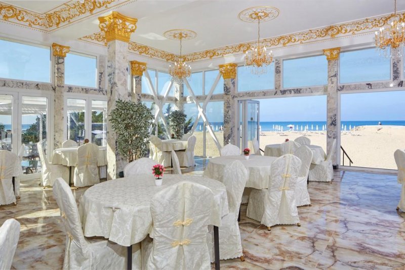 Szveti Vlasz utazás Amore Beach Hotel