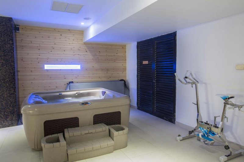 Ciprus Ayia Napa utazás Anmaria Beach