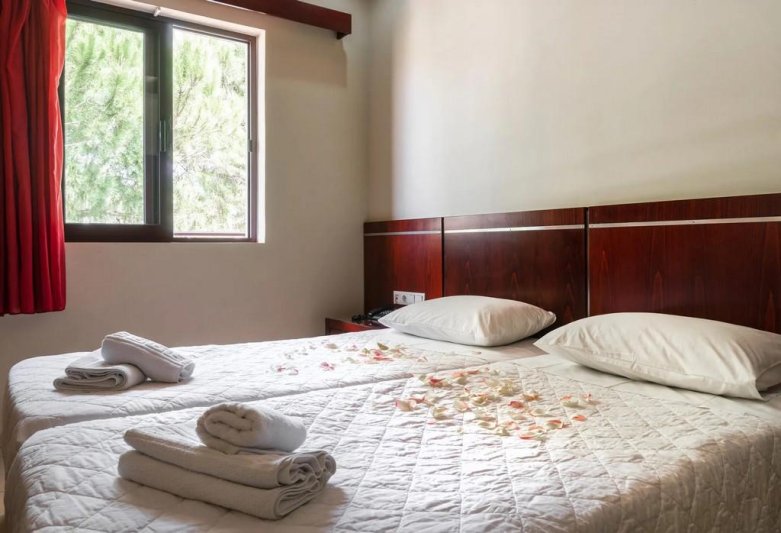 Zakynthos utazás Canadian Hotel