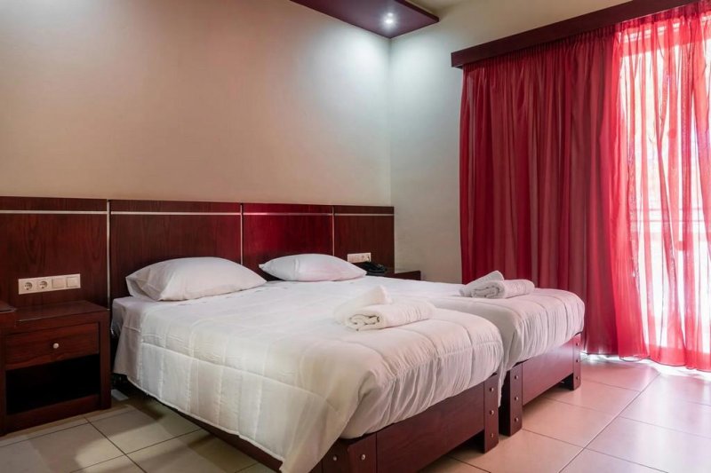 Zakynthos utazás Canadian Hotel