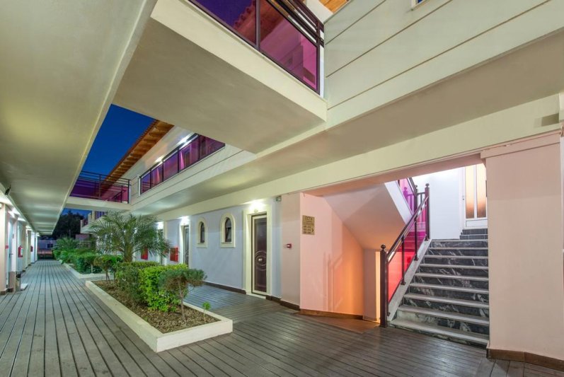 Zakynthos utazás Canadian Hotel