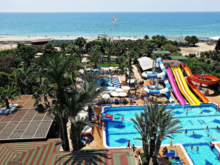 Alanya utazás Carelta Beach Hotel