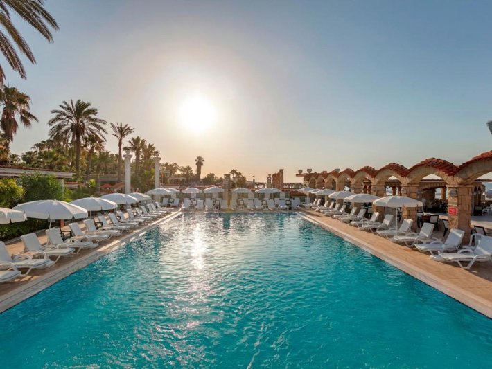 Antalya utazás Club Hotel Sera
