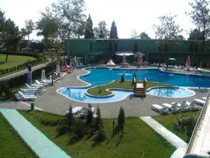 Napospart utazás Colosseum Hotel