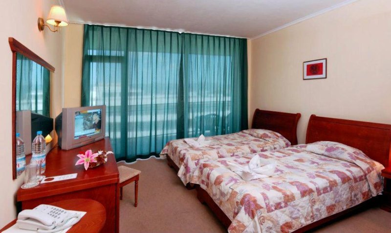 Napospart utazás Colosseum Hotel