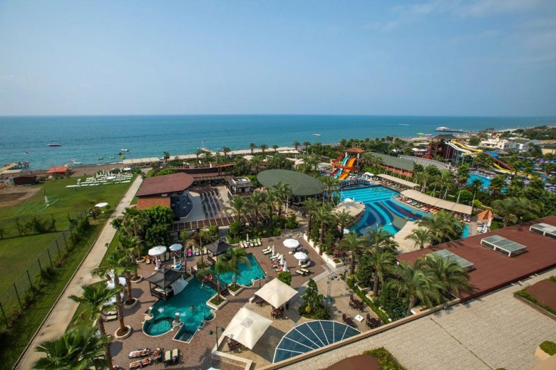 Belek utazás Crystal Family Resort