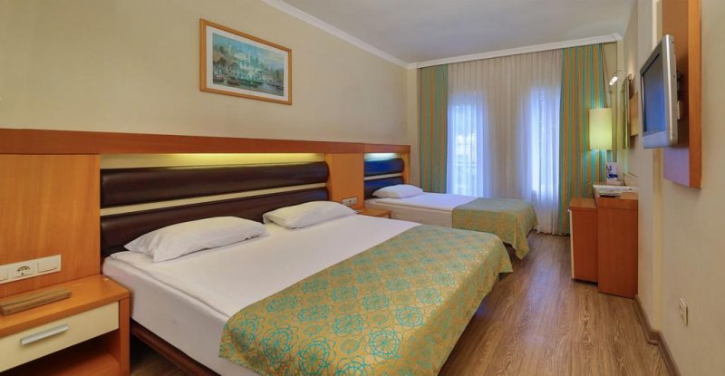 Kemer utazás Crystal Flora Beach Resort