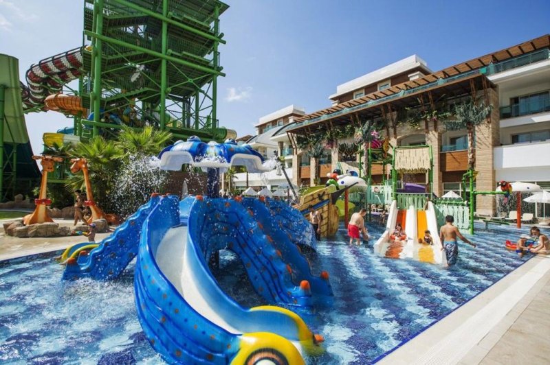 Belek utazás Crystal Waterworld Resort