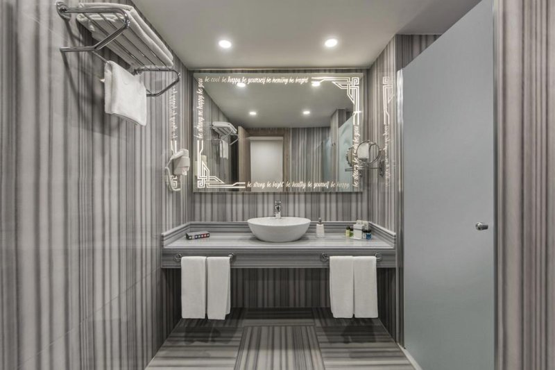 Antalya utazás Delphin BE Grand Resort