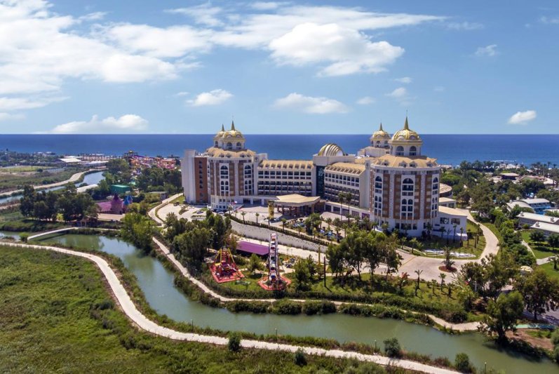 Antalya utazás Delphin BE Grand Resort