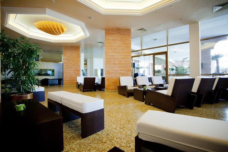 Napospart utazás Dit Majestic Beach Resort