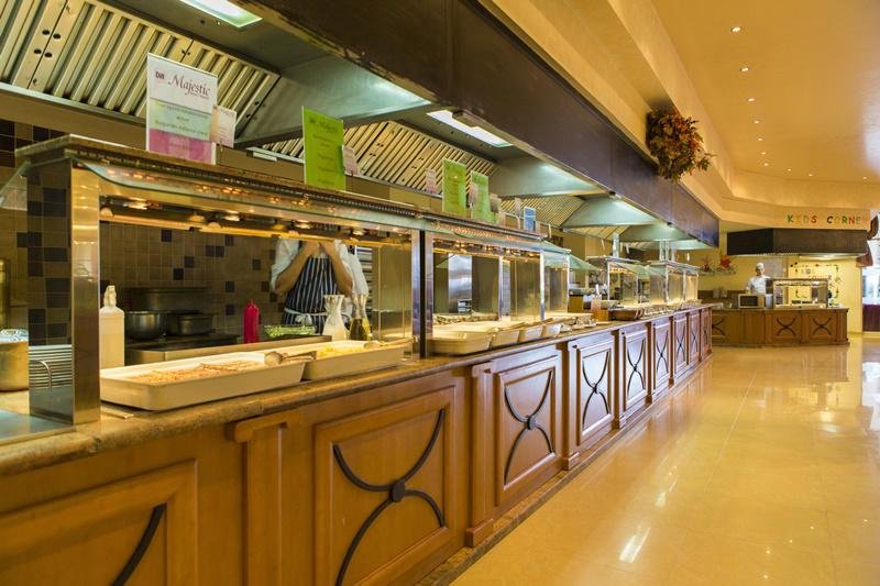 Napospart utazás Dit Majestic Beach Resort