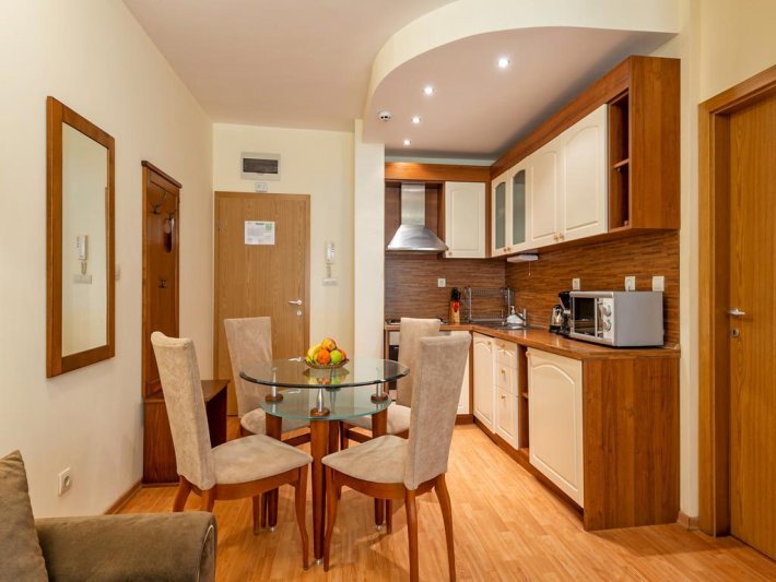 Szveti Vlasz utazás Garden Of Eden Aparthotel