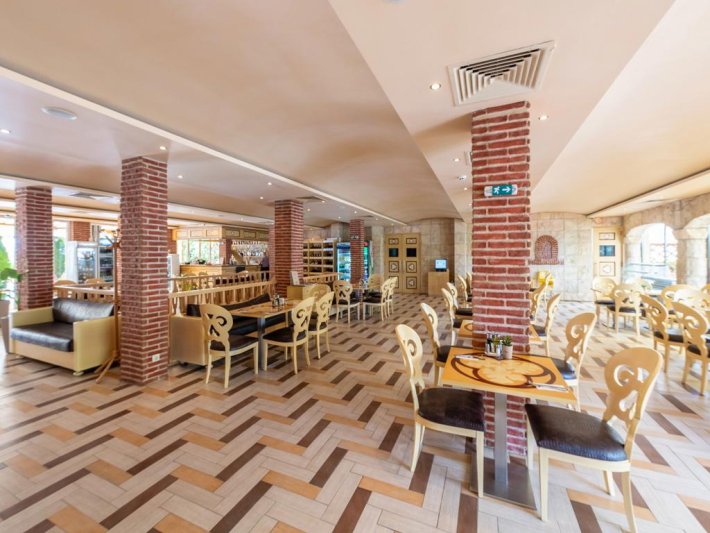 Szveti Vlasz utazás Garden Of Eden Aparthotel