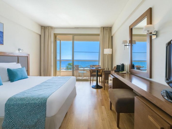 Dél-Ciprus Larnaca utazás Golden Bay Beach Hotel