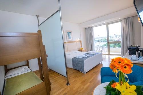 Dél-Ciprus utazás Golden Coast Beach Hotel