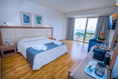 Dél-Ciprus utazás Golden Coast Beach Hotel