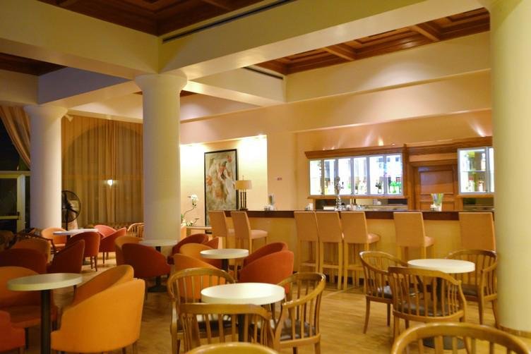 Dél-Ciprus utazás Golden Coast Beach Hotel