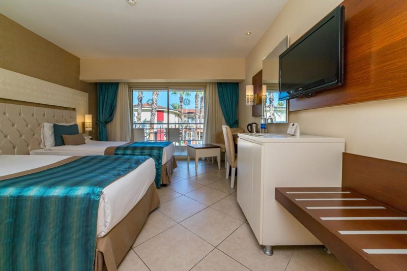 Side utazás Kamelya Aishen K Club