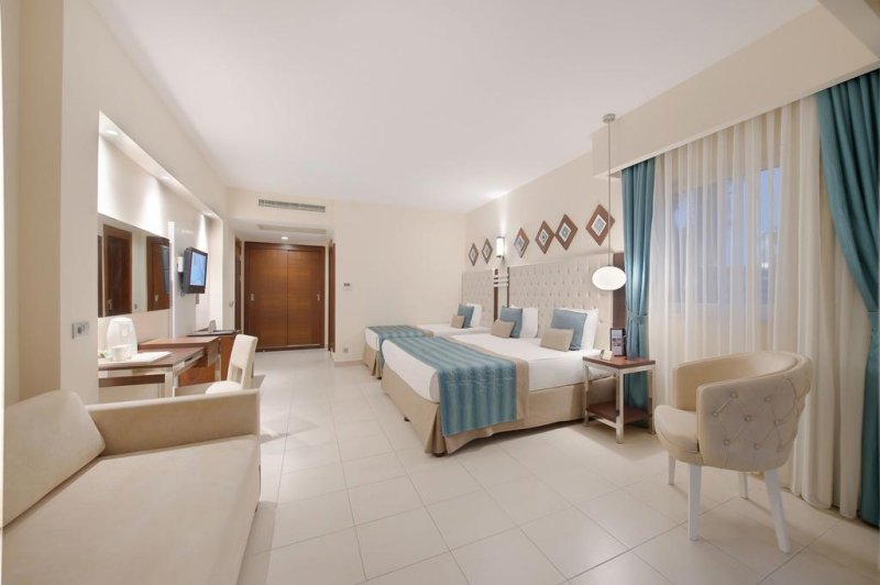 Side utazás Kamelya Aishen K Club