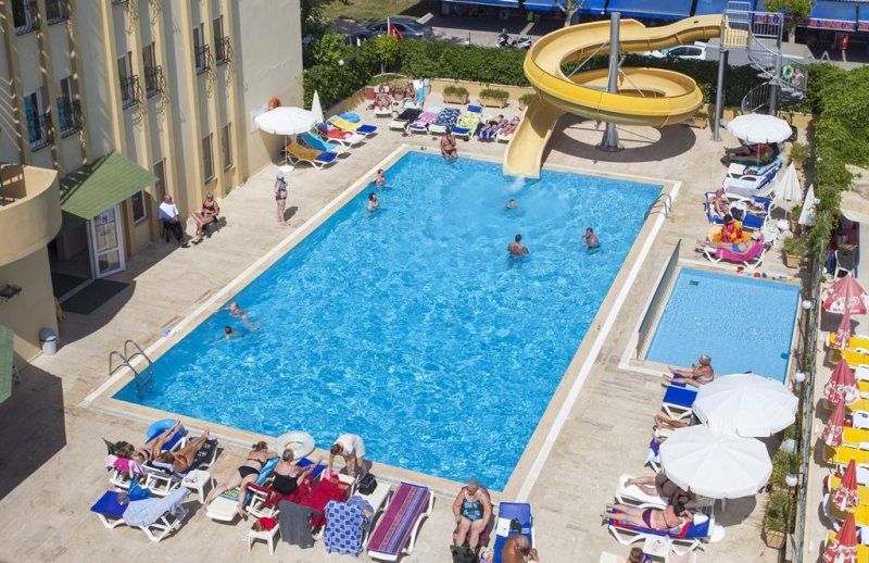 Alanya utazás Kleopatra Beach