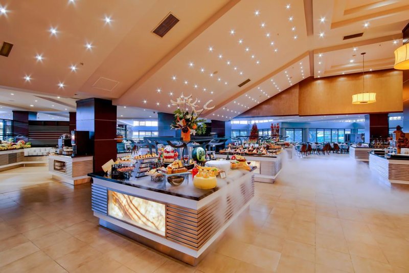 Antalya utazás Limak Lara De Luxe Hotel & Resort