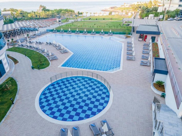 Alanya utazás Lonicera Premium Hotel